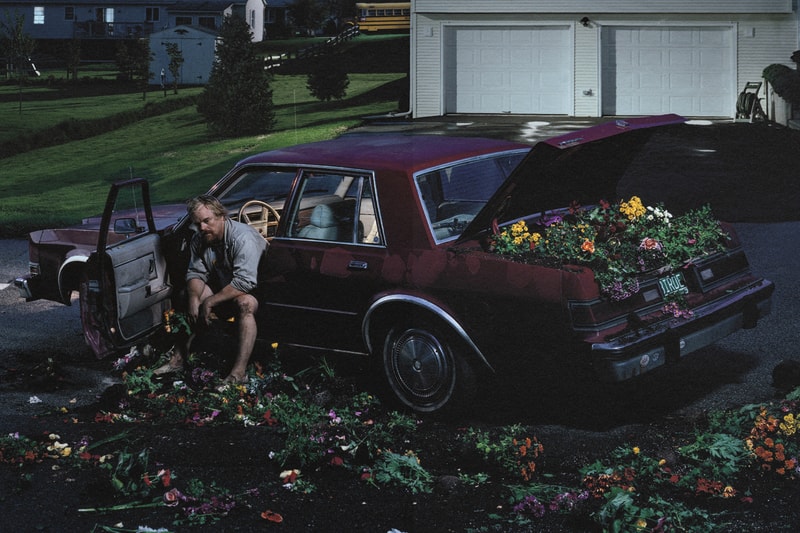Gregory Crewdson 以全新《Dream House》版畫，揭開美國郊區陰鬱暗面