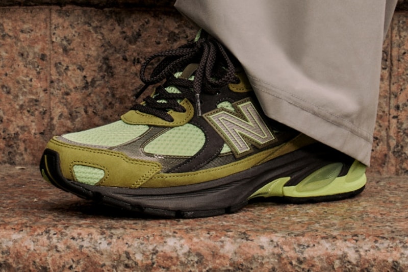 Official Look at the New Balance 2010 “Sea Moss/Afterglow”